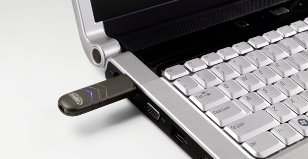 usb-stick-in-laptop
